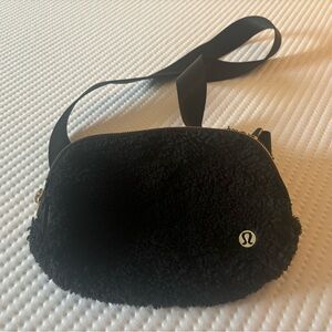 Black Sherpa lulu belt bag